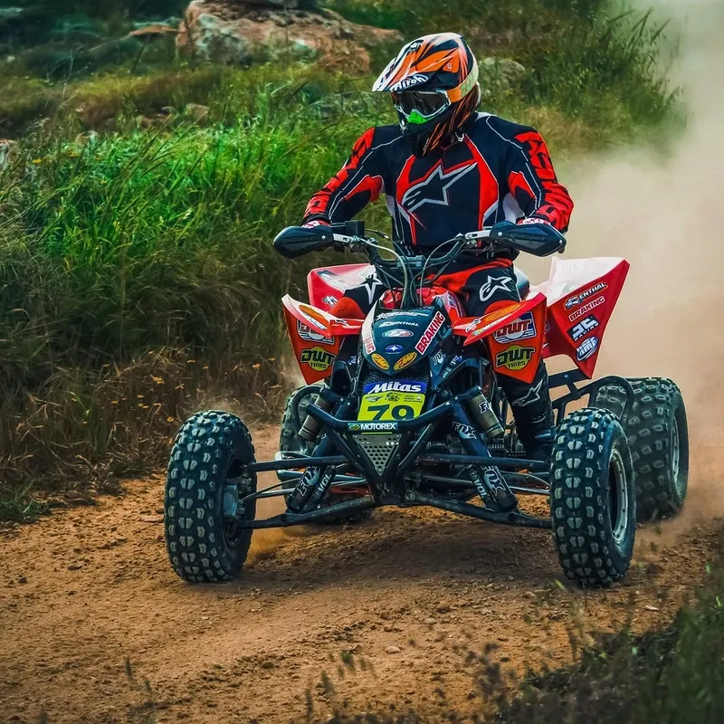 SAMOCHÓD ZDALNIE STEROWANY GESTEM 4x4 PILOT RC + KONTROLER GESTU AUTO RC