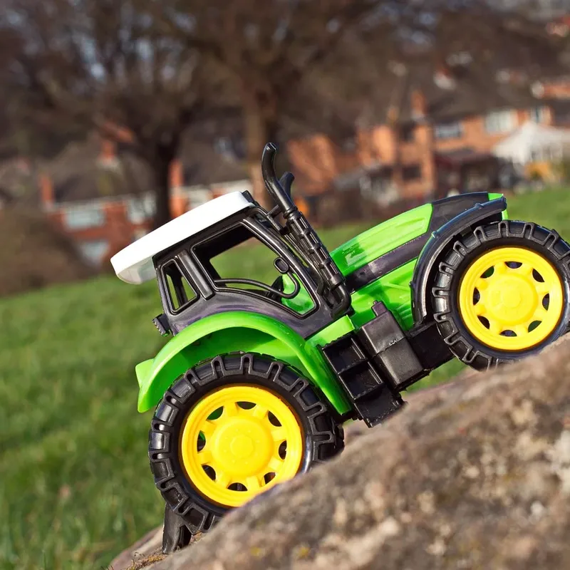 SAMOCHÓD ZDALNIE STEROWANY TERENOWY 4X4 METALOWY AKUMULATOR AUTO RC PILOT