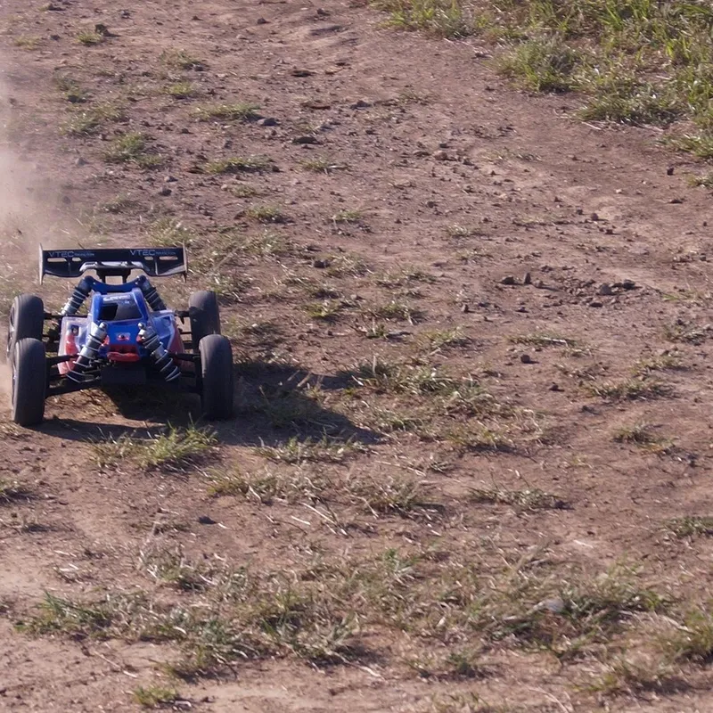 SAMOCHÓD ZDALNIE STEROWANY RC AUTO NA PILOT 1:18