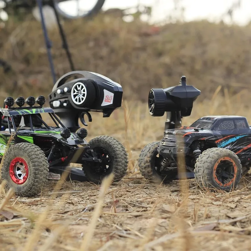 SAMOCHÓD ZDALNIE STEROWANY GESTEM 4x4 PILOT RC + KONTROLER GESTU AUTO RC