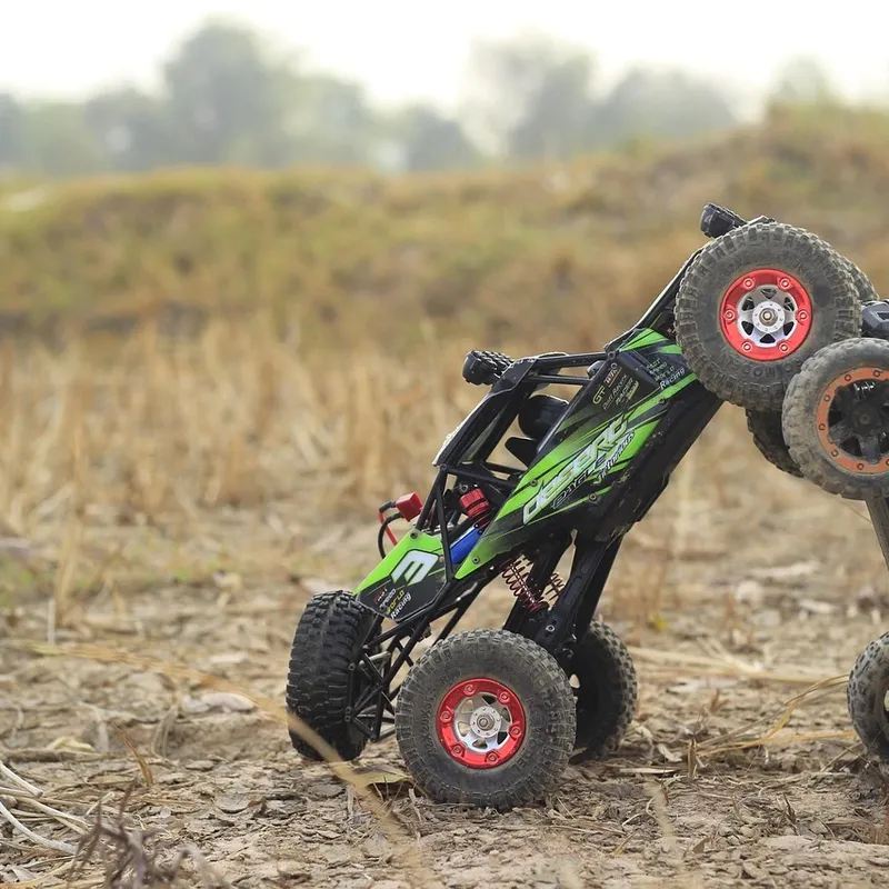 SAMOCHÓD ZDALNIE STEROWANY RC AUTO NA PILOT 1:16